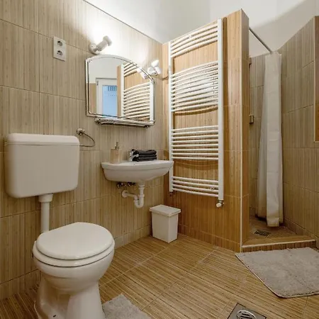 Center 2bedroom Center *
